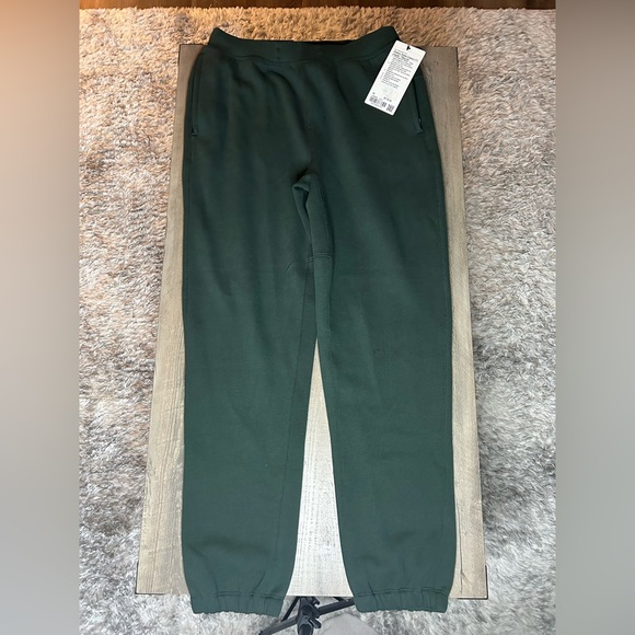 NWT Lulu Men’s Steady State Jogger CLASSIC-fit Reg length Sz med *legacy green* - Picture 1 of 6